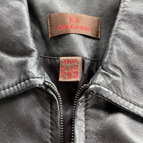 Beautiful Black Leather Jacket - Picture 4 of 5